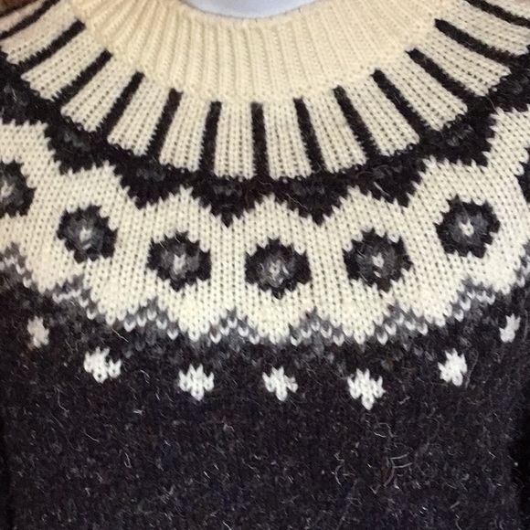 Limited Express Woman’s Gray Wool Pullover Sweater - Picture 5 of 13